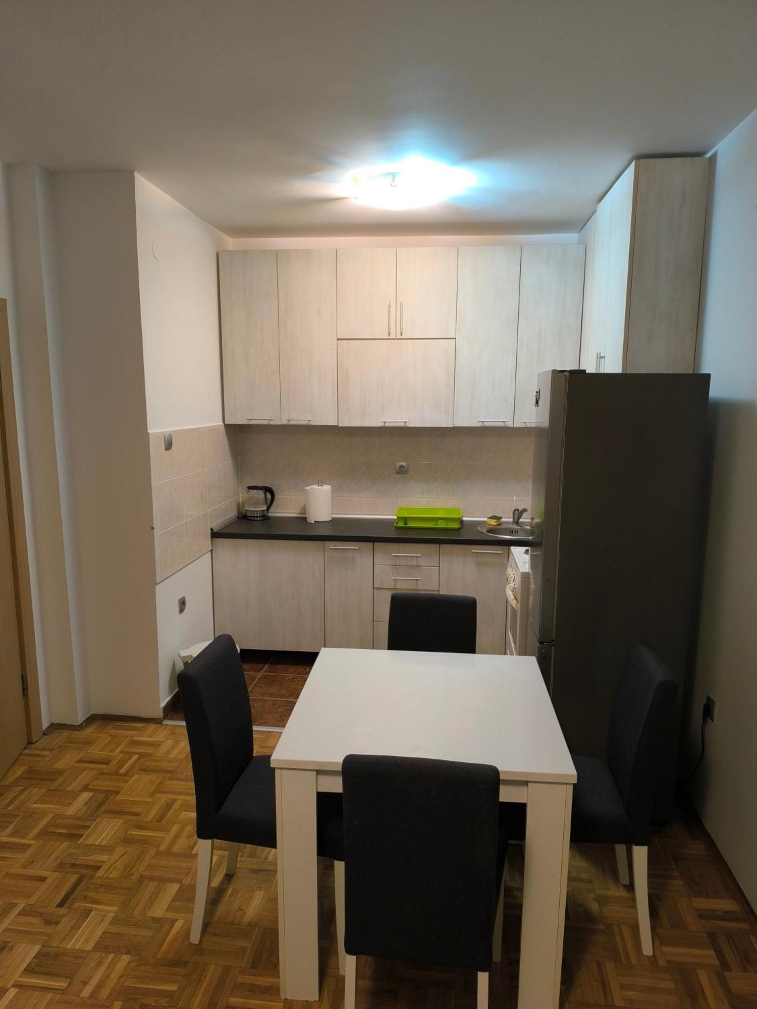Апартаменти Oaza Mira + Free Parking Новий Сад Екстер'єр фото